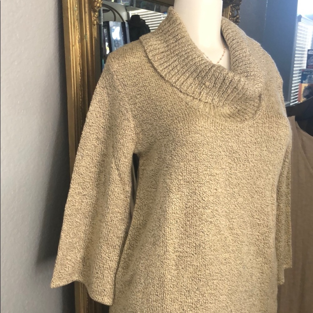 Sweater - Picture 2 of 4